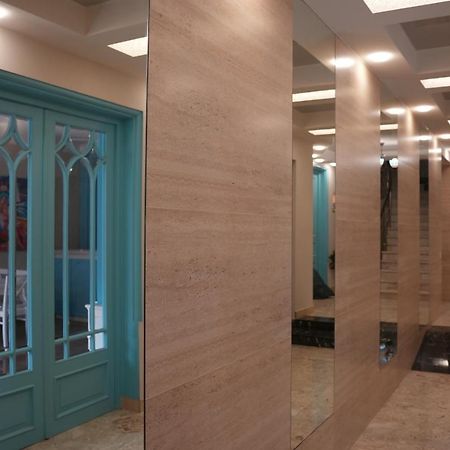 Hotel Embassy ティビリシ エクステリア 写真
