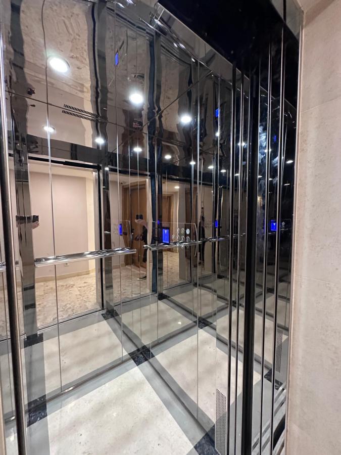 Hotel Embassy ティビリシ エクステリア 写真