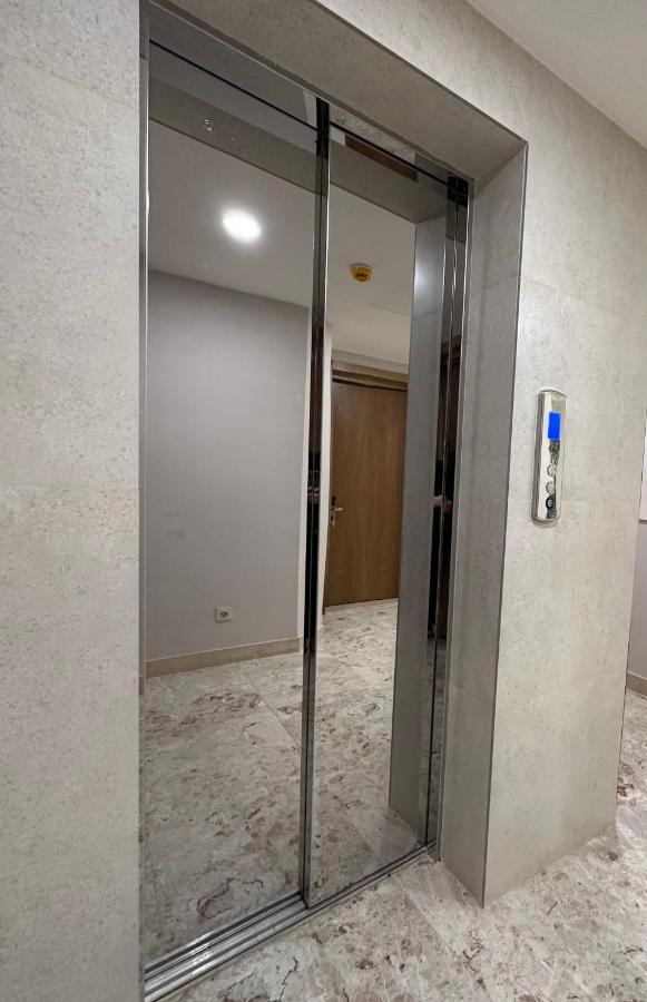 Hotel Embassy ティビリシ エクステリア 写真