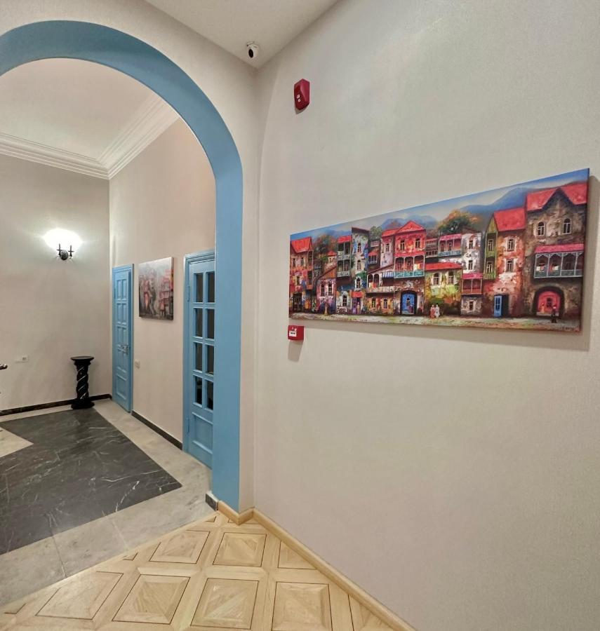 Hotel Embassy ティビリシ エクステリア 写真