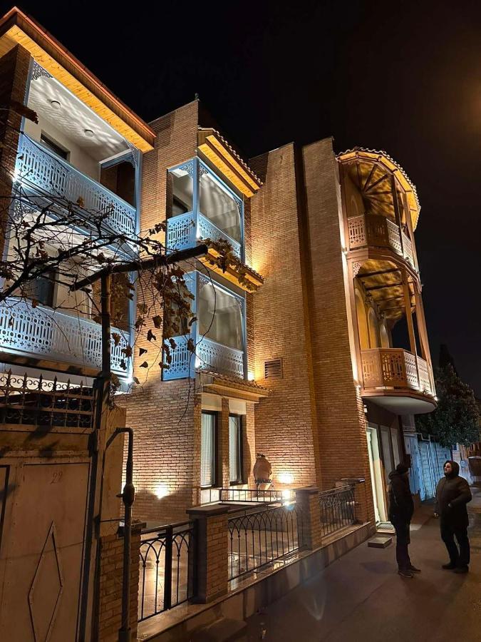 Hotel Embassy ティビリシ エクステリア 写真